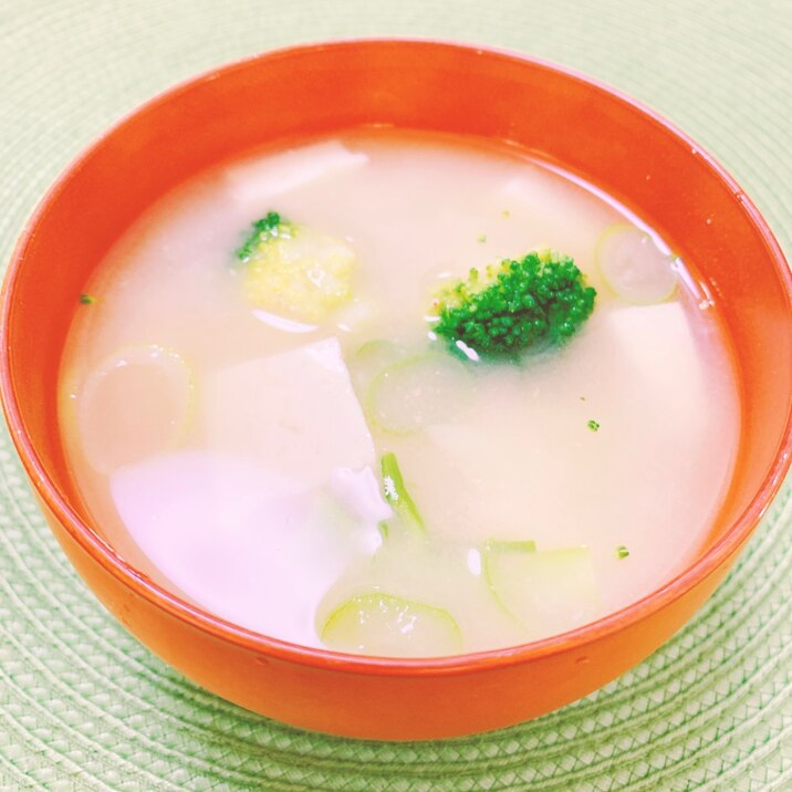 栄養満点♫*ブロッコリーのお味噌汁✧˖°